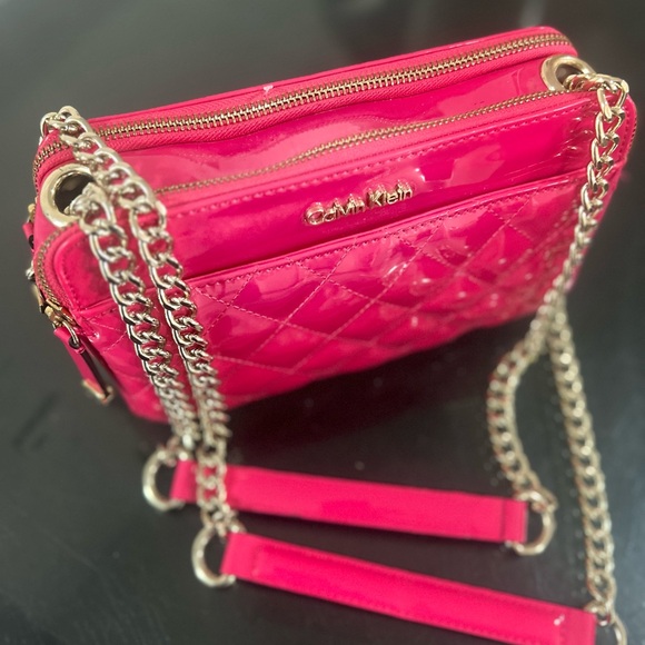 Calvin Klein Vibrant Pink Quilted Crossbody Bag - Picture 2 of 6